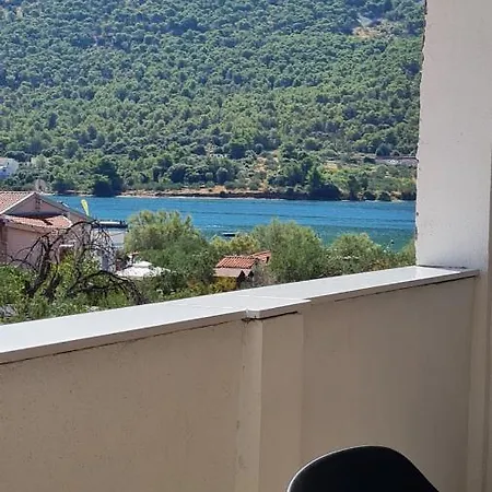 Mlinar - Two Bedroom With Seaview Grebastica