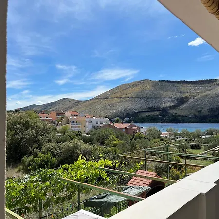 Mlinar - Two Bedroom With Seaview Apartment Grebastica