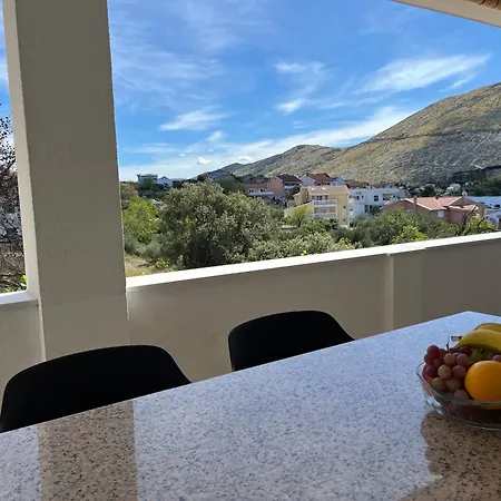 Apartment Mlinar - Two Bedroom With Seaview Grebastica