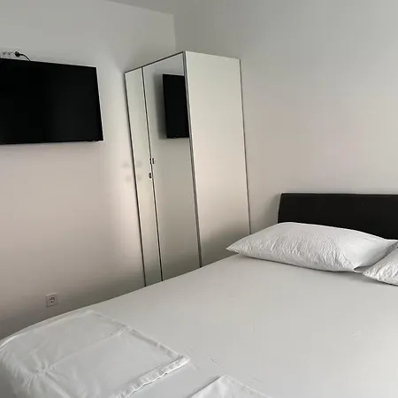 Mlinar - Two Bedroom With Seaview Apartment