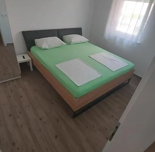 Appartamento Mlinar - Two Bedroom With Seaview Grebaštica