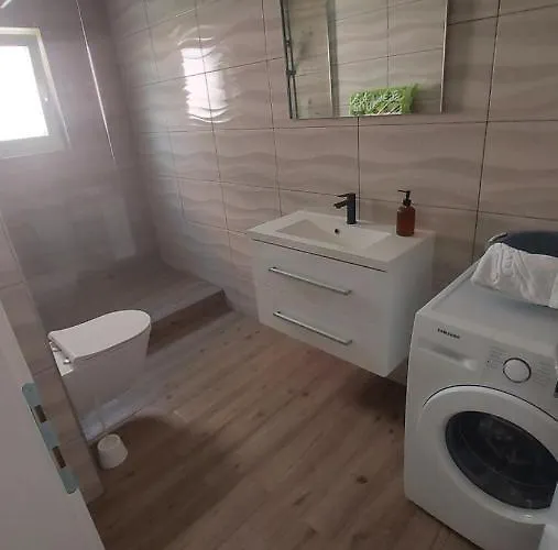 Appartamento Mlinar - Two Bedroom With Seaview Grebaštica