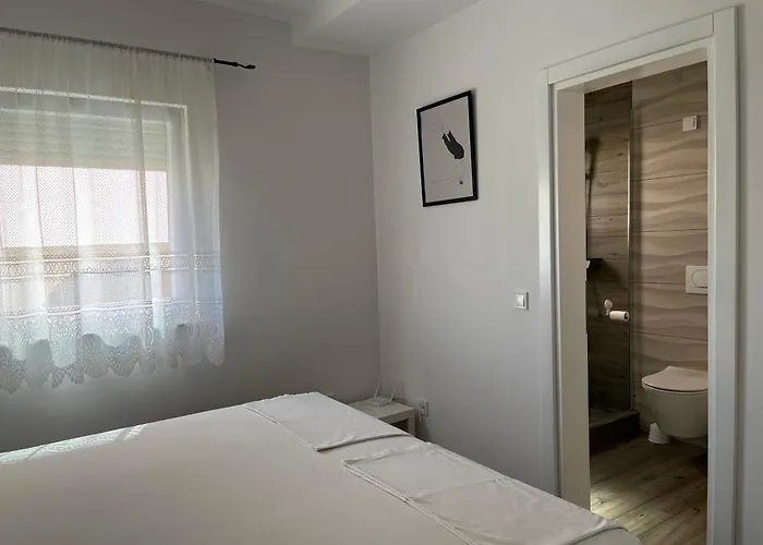 Appartamento Mlinar - Two Bedroom With Seaview *