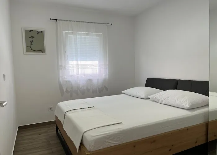 Mlinar - Two Bedroom With Seaview *