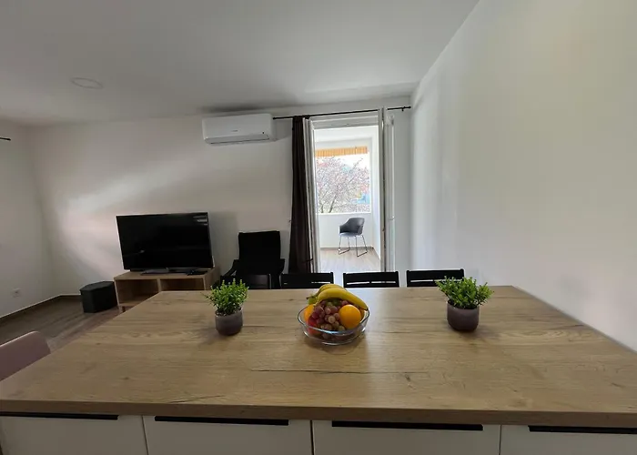 Mlinar - Two Bedroom With Seaview