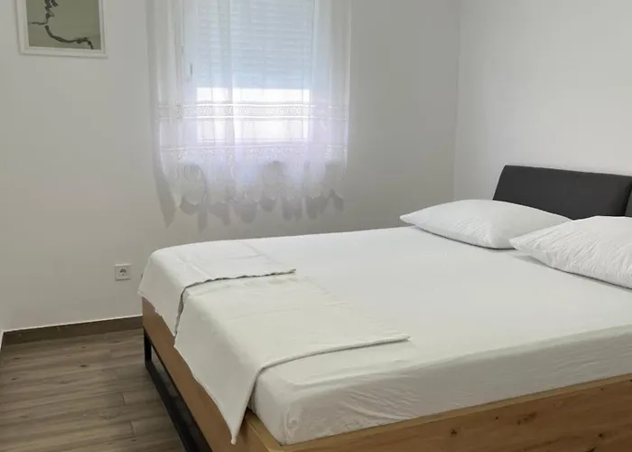 Mlinar - Two Bedroom With Seaview *